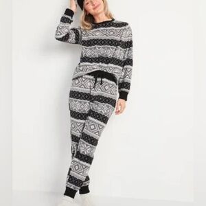 Old Navy Women’s Fleece Pajamas sz Large - Black Fair Isle Holiday Christmas